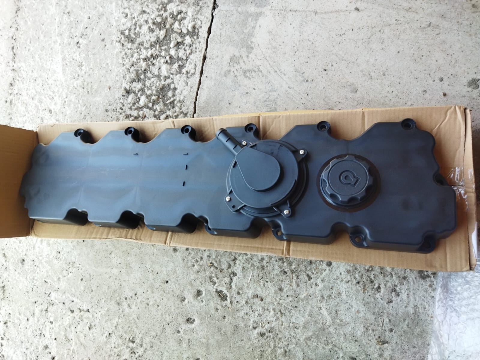 Клапанная крышка ДВС Caterpillar C6.6