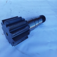 Вал поворотного редуктора Caterpillar 374